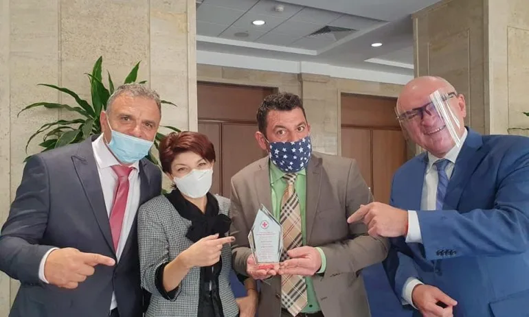 Евгени Будинов: Сега е важно да бъдем заедно срещу COVID-19 - Tribune.bg