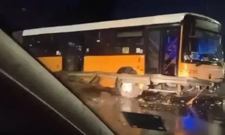 Катастрофа в София с автобус на градския транспорт на Цариградско шосе - Tribune.bg