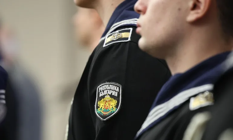 Влизат в сила новите заплати в армията ни - Tribune.bg