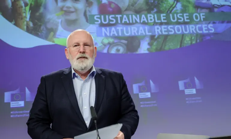 Франс Тимерманс се оттегля от Еврокомисията в опит да стане следващ премиер на Нидерландия - Tribune.bg