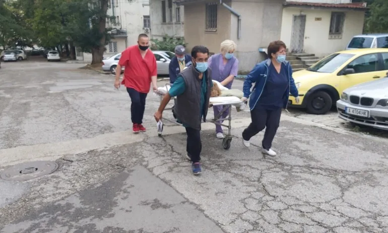 Катастрофата край Лесово: Трима загинали, 16 ранени - Tribune.bg