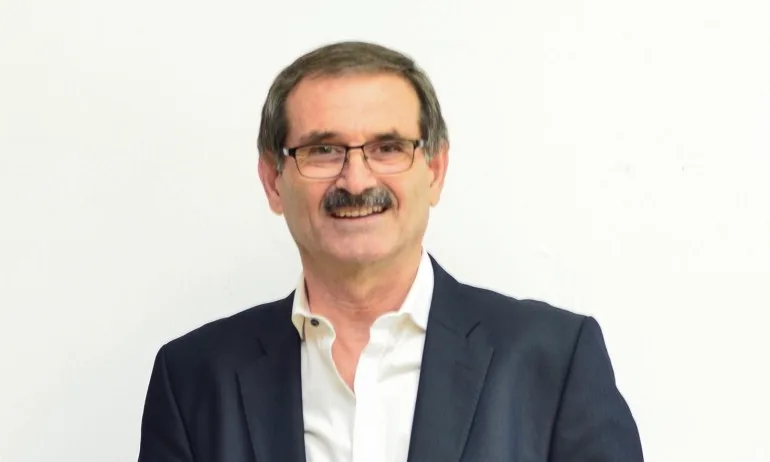 Съветник на Нинова атакува Румен Радев с неудобни въпроси - Tribune.bg