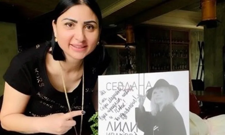 Лили Иванова затрупа Софи Маринова с подаръци, очарована от изпълнението ѝ в Като две капки вода - Tribune.bg