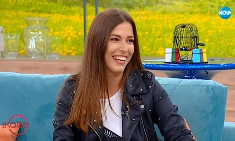 Радина Думанян прегърна дъщеричката си - Tribune.bg