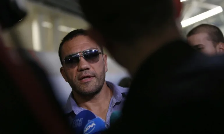 САЩ депортира Кубрат Пулев в България - Tribune.bg