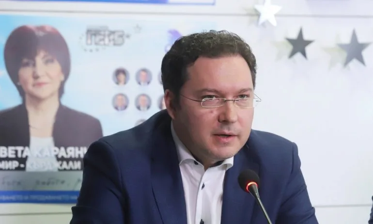 Даниел Митов и Любен Дилов с номинации за премиер от Мрежата - Tribune.bg