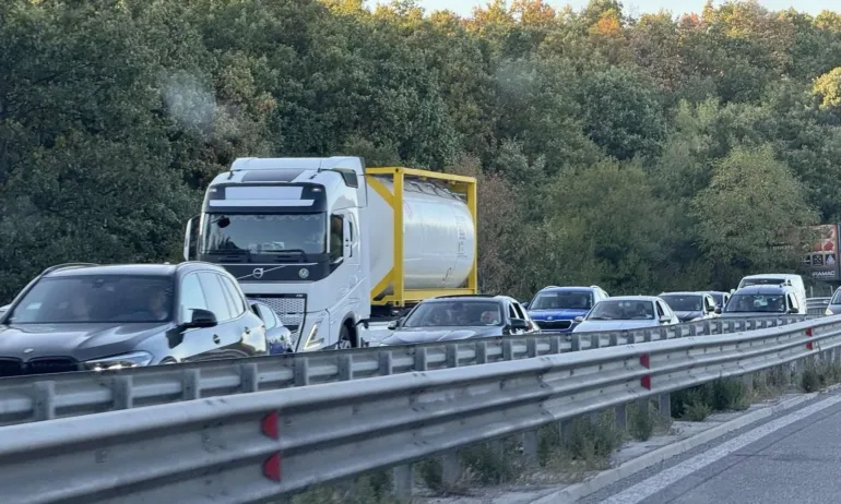 Нов ремонт на магистрала Тракия затруднява движението в посока София - Tribune.bg