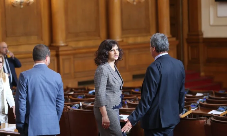 Дариткова: Поднасям извинения на Сидеров, най-вероятно се получи недоразумение - Tribune.bg