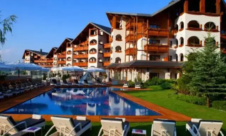 Промяната се събра в Банско, една нощувка 500 лева – плащат от субсидията (ВИДЕО) - Tribune.bg