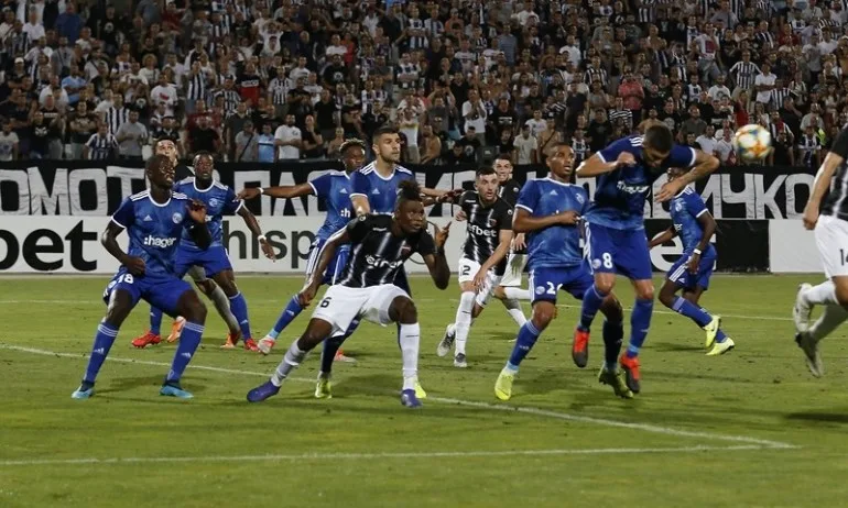 С човек по-малко Локо Пд падна минимално от Страсбург на Лаута - Tribune.bg