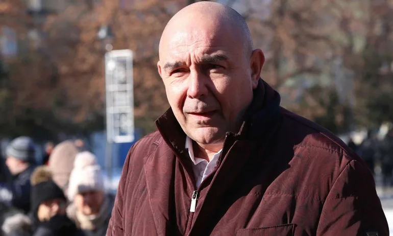 Сърменов: Действията на Радев са много близо до национално предателство. Мирише на лошо - Tribune.bg