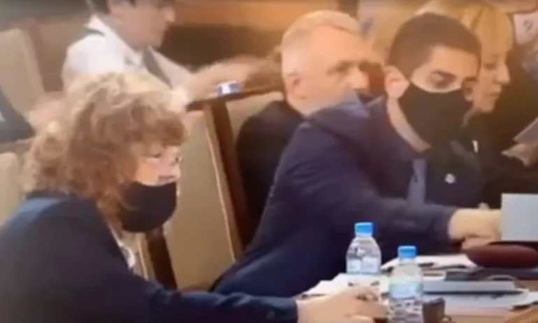 Гласува ли депутат от Има такъв народ с картата на Тошко Йорданов? (ВИДЕО) - Tribune.bg