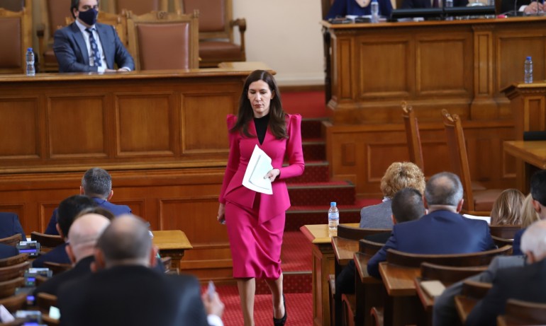 Без промяна: Министри не отговарят на въпросите ни, жалват се депутати - Tribune.bg