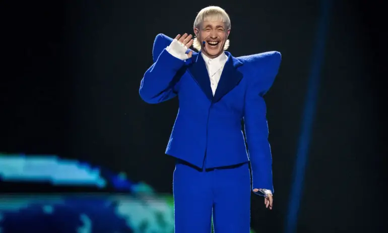 Изхвърлиха певец от Евровизия след жалба на служителка