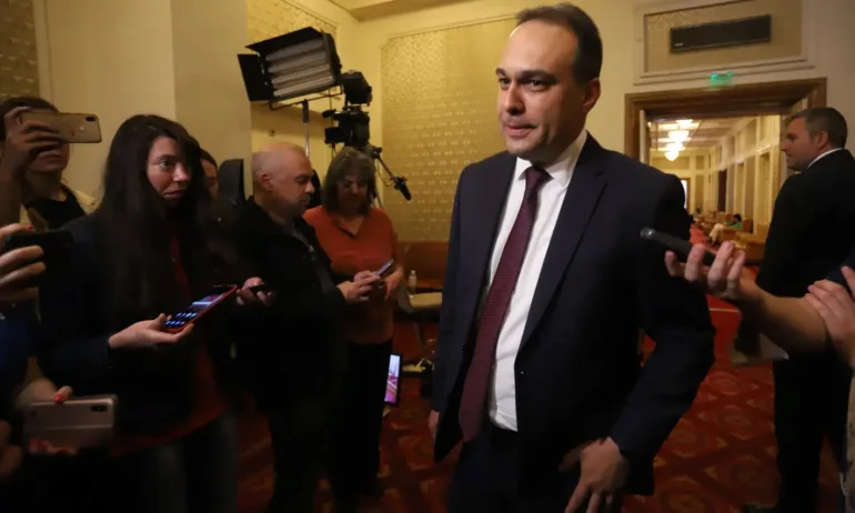 Заков потвърди: Не сме ремонтирали украинска техника, още нямаме и договор - Tribune.bg