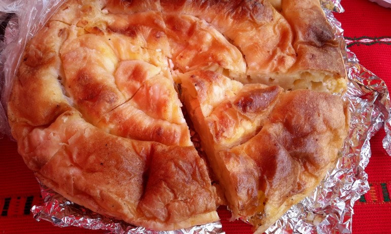 Изтеглете си късмет от новогодишната баница - Tribune.bg