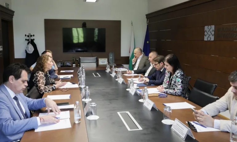 Консултативният съвет обсъди ефектите от намаляване на капитала на ББР - Tribune.bg