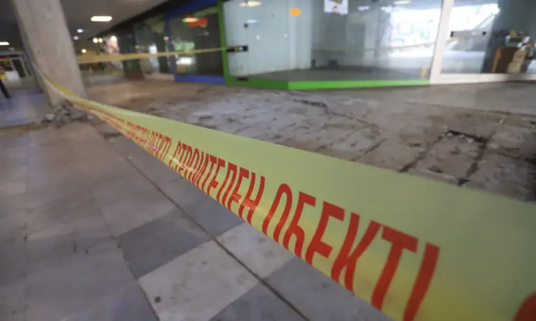 Плоскости паднаха от тавана на ключов подлез в София - Tribune.bg