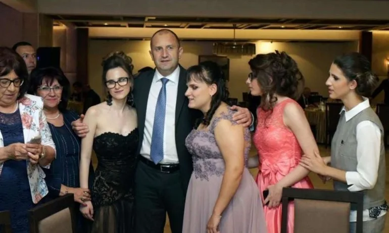 Неизпълнено обещание: Младежи в неравностойно положение не получиха стипендия от президента - Tribune.bg