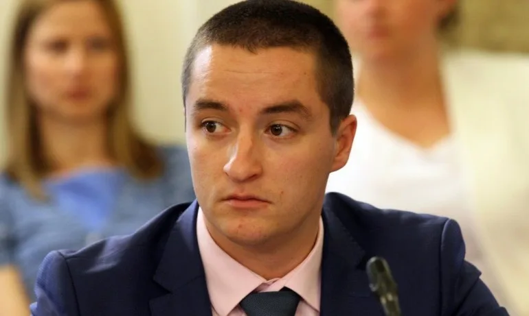 Явор Божанков: Петков и Василев дължат отговори за своята почтеност - Tribune.bg