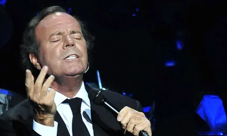 Хулио Иглесиас отрече всички обвинения за сексуален тормоз - Tribune.bg