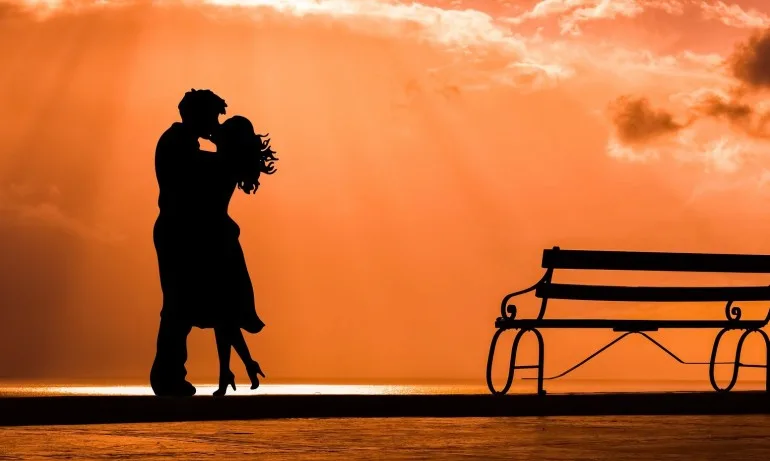 Астрологичен квадрат на отношенията - Tribune.bg