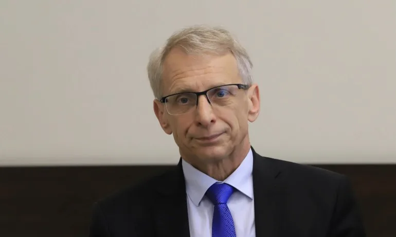 Проф. Денков: В училищното образование трябва да има деполитизация - Tribune.bg