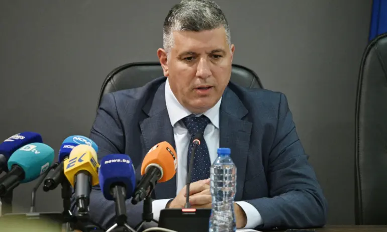 МРРБ предупреждава за фалшив имейл от името на министър Цеков - Tribune.bg