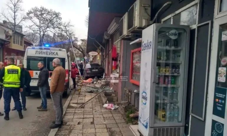 При тежко пътнотранспортно произшествие на ул. Дрин във Варна са загинали две жени - пешеходки - Tribune.bg