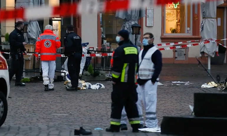 Бебе сред жертвите в Германия - Tribune.bg