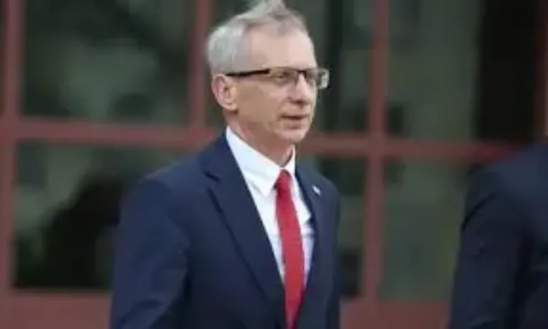 Оставката на правителството я поискаха хората вчера, ние сме длъжни