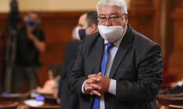 Кражба в пленарната зала-изчезна папката с речта на Спас Гърневски - Tribune.bg