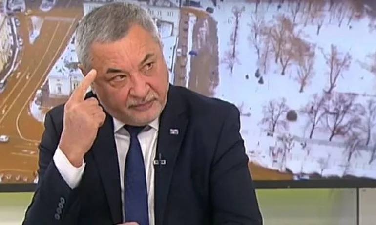 Валери Симеонов: Ситуацията със средния пръст е преразказ по картинка - Tribune.bg