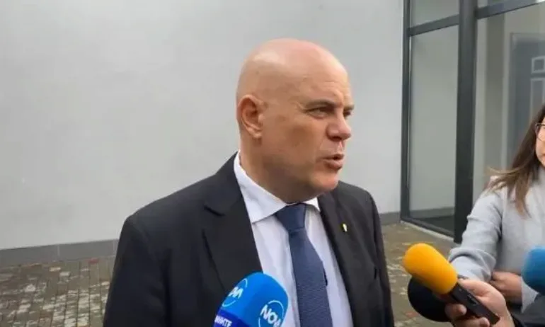 Жертвите на пътя у нас са колкото в един локален конфликт, каза Иван Гешев - Tribune.bg