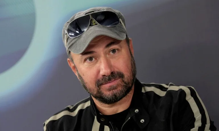 Стефан Вълдобрев отложи концерт, пусна тест за COVID-19 - Tribune.bg