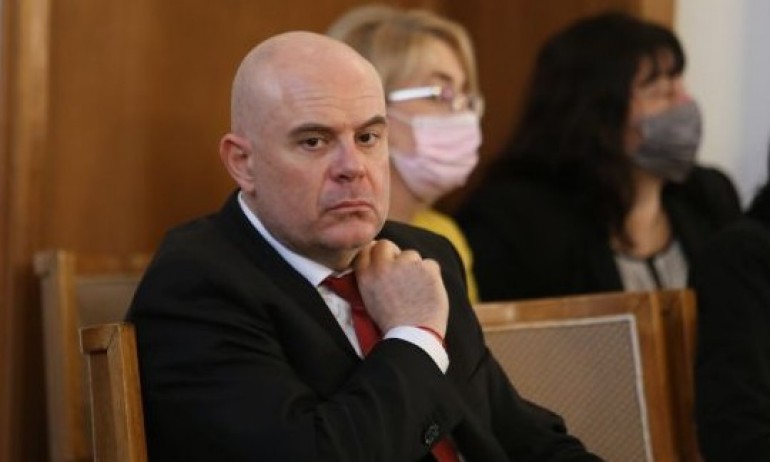 Гешев при отчета на прокуратурата: Надявам се, че ще продължим да опознаваме истината и тя ще продължава да ни прави свободни (ВИДЕО) - Tribune.bg