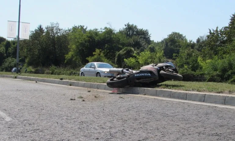 Моторист е в тежко състояние след удар в ТИР на пътя Девин-Кричим - Tribune.bg