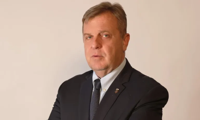 Красимир Каракачанов: Национални предатели са всички, нападнали българските деца и България в т. нар. антисемитски скандал - Tribune.bg