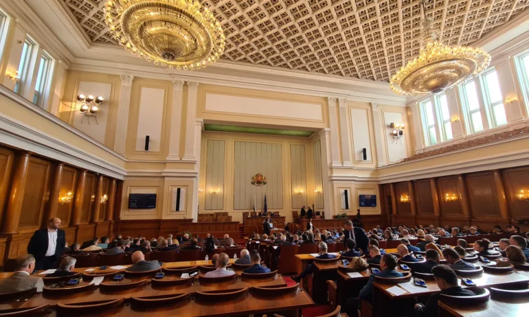 Единодушно на първо четене: Прагът на задължителната регистрация по ДДС вече е 100 000 лева оборот - Tribune.bg