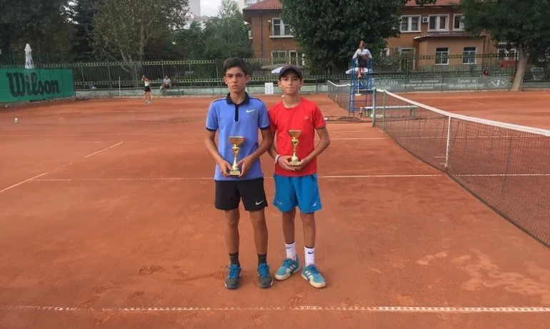 Адрияно Дженев с две титли, Виктория Лазарова е шампионка на сингъл на Държавен турнир до 16 г. в Хасково - Tribune.bg