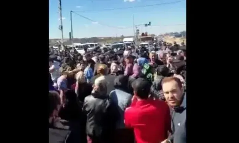 Срещу мобилизацията: Сблъсъци и стрелба във въздуха на протест в Дагестан (ВИДЕО) - Tribune.bg