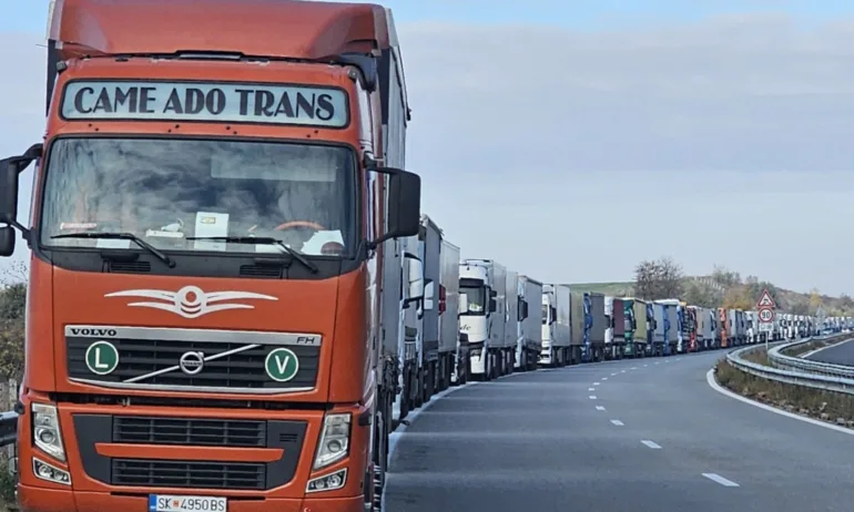 Сръбските превозвачи са блокирали 20 гранични пункта - Tribune.bg