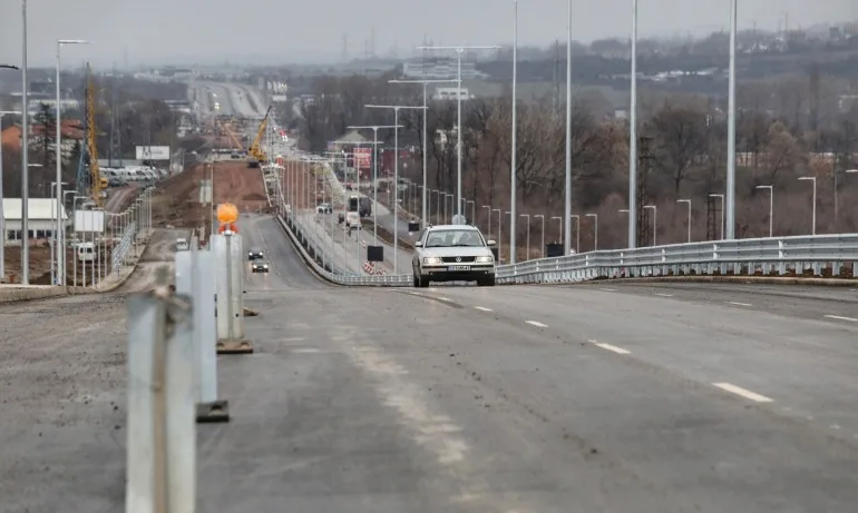 СОС одобри тегленето на заем от Европейската инвестиционна банка за 10 стратегически транспортни обекта в София - Tribune.bg