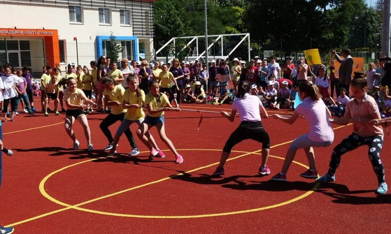 От днес: Децата до 18 години могат да спортуват на открито и на закрито - Tribune.bg