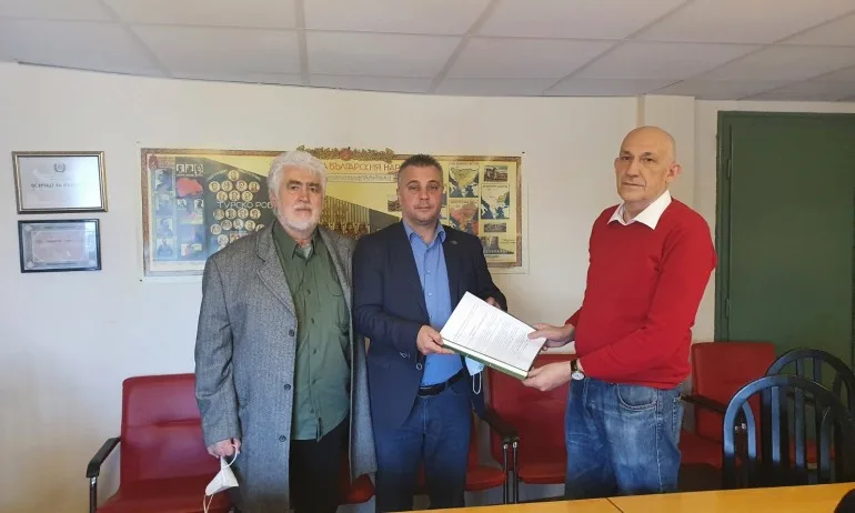 ВМРО и КНСБ: Имаме сериозни съвпадения във визията за доходите - Tribune.bg