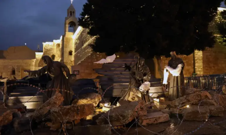 Светите земи посрещнаха с тъга Рождество Христово. Тържествата са отменени заради конфликта - Tribune.bg