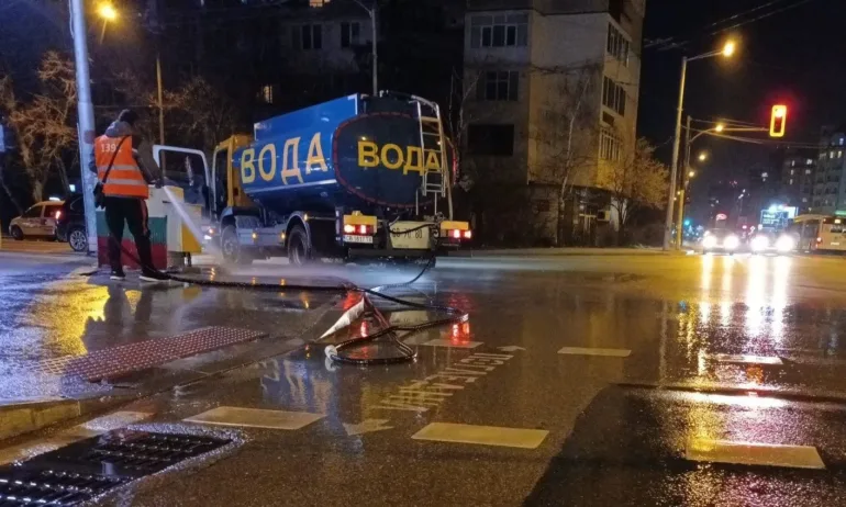 По никое време: Мият ключови улици и булеварди в София от днес - Tribune.bg