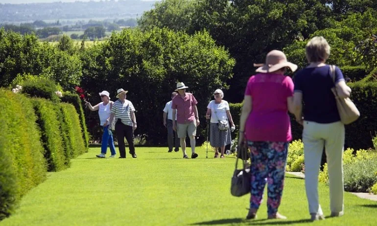 Лекар: В най-топлите часове на деня децата и възрастните да не излизат навън - Tribune.bg