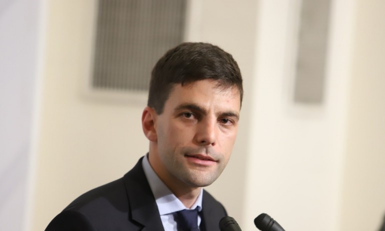 Атанасова за новия шеф на НС: Грубо погазване на Конституцията - Tribune.bg