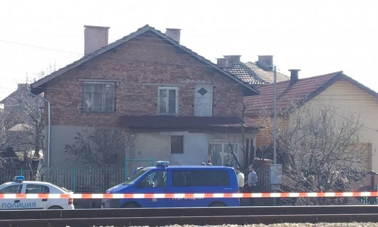 Четворното убийство в Нови Искър е станало в петък, труповете скрити под одеяла - Tribune.bg